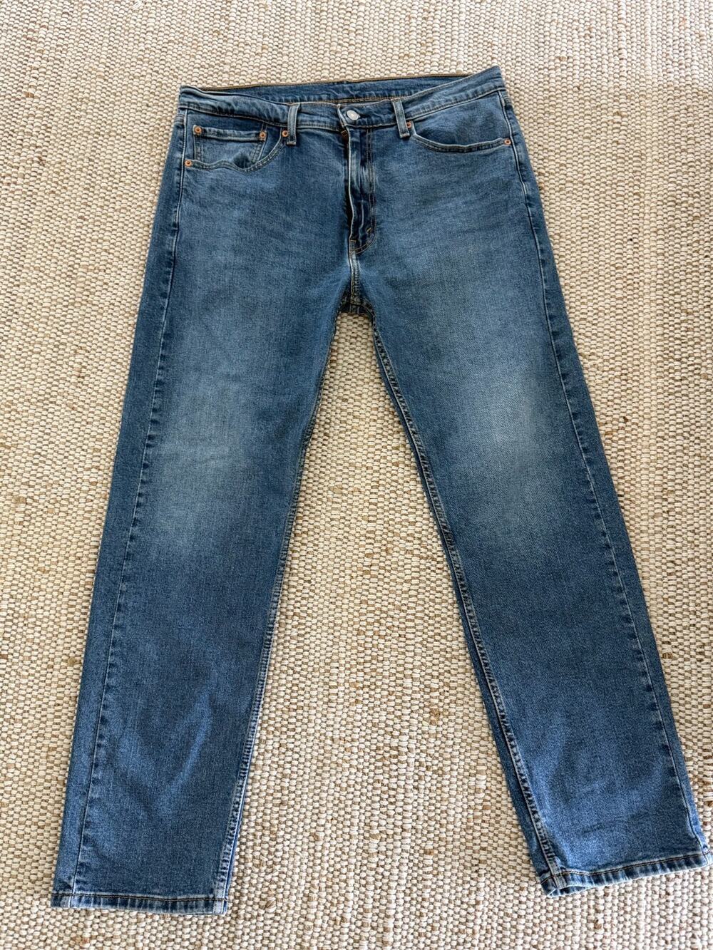Levi’s 505 Jeans 36x32 Medium Wash Straight Leg Y2K 2000s Classic Denim Faded